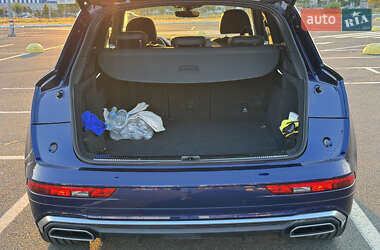 Внедорожник / Кроссовер Audi Q5 2021 в 