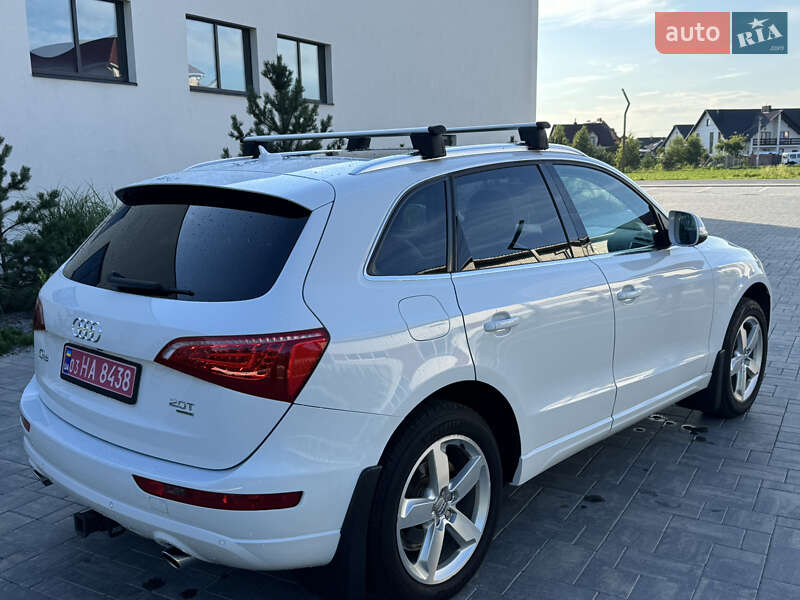 Позашляховик / Кросовер Audi Q5 2011 в Луцьку