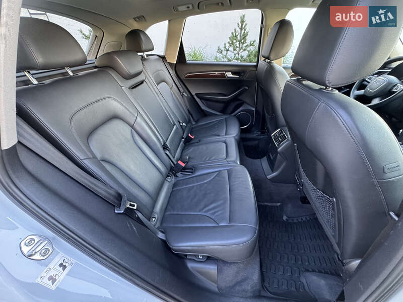 Позашляховик / Кросовер Audi Q5 2011 в Луцьку