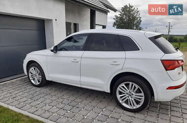 Позашляховик / Кросовер Audi Q5 2017 в 