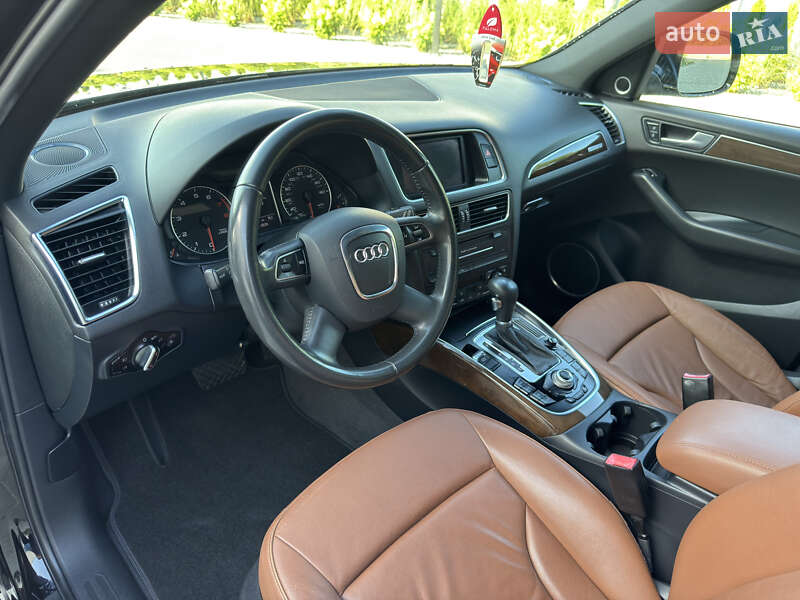 Позашляховик / Кросовер Audi Q5 2010 в Луцьку