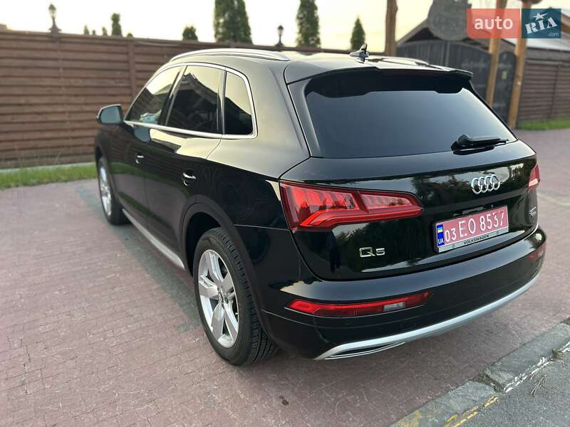 Позашляховик / Кросовер Audi Q5 2018 в Києві