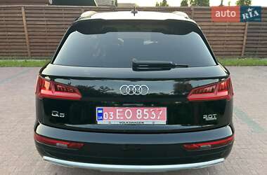 Внедорожник / Кроссовер Audi Q5 2018 в 