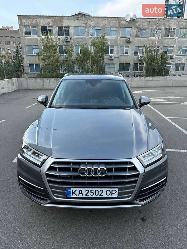 Позашляховик / Кросовер Audi Q5 2020 в Києві