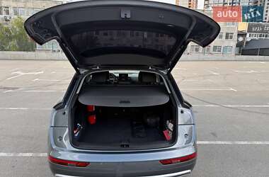 Внедорожник / Кроссовер Audi Q5 2020 в 