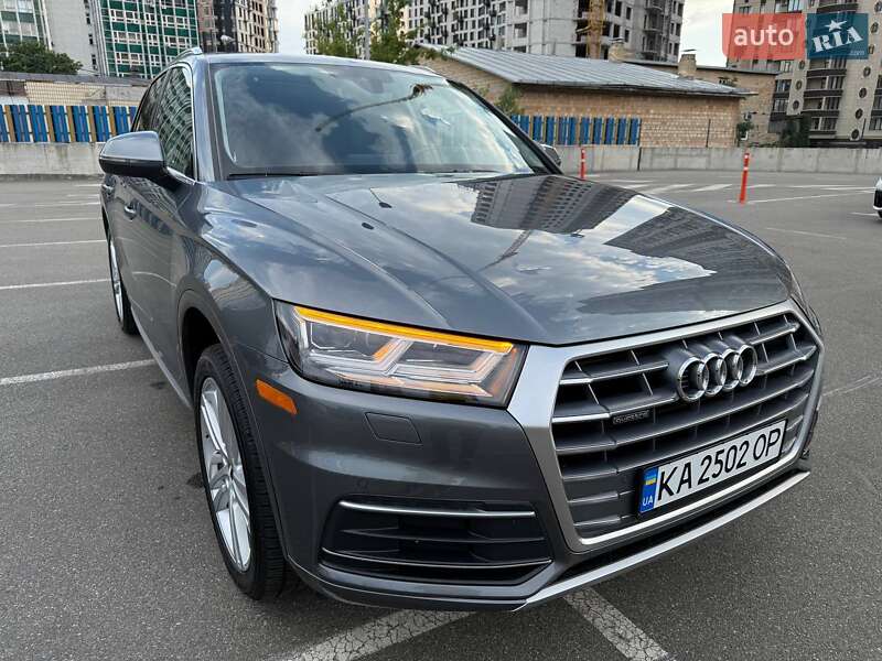 Позашляховик / Кросовер Audi Q5 2020 в Києві