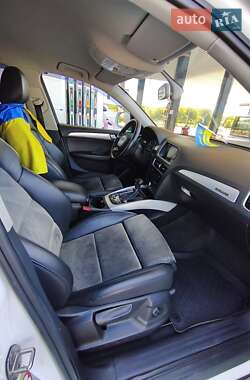 Внедорожник / Кроссовер Audi Q5 2012 в 