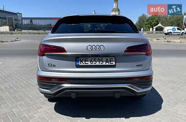 Позашляховик / Кросовер Audi Q5 2021 в 
