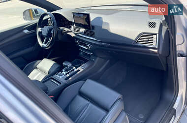 Позашляховик / Кросовер Audi Q5 2021 в 
