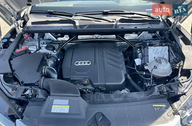 Позашляховик / Кросовер Audi Q5 2021 в 