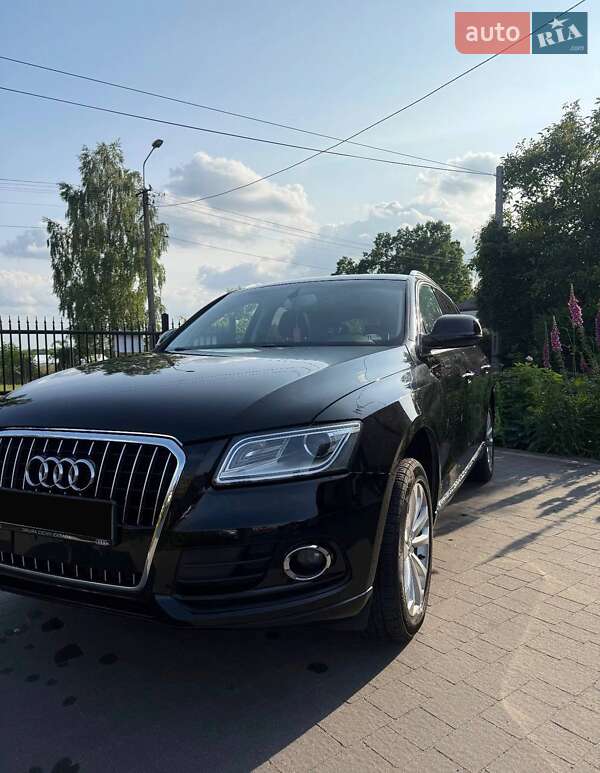 Позашляховик / Кросовер Audi Q5 2015 в 