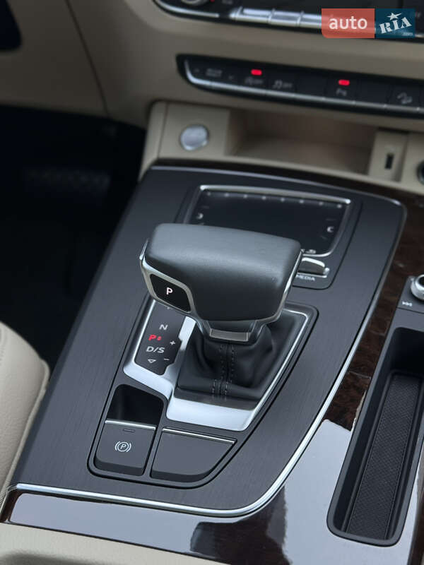 Позашляховик / Кросовер Audi Q5 2019 в Одесі