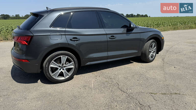 Внедорожник / Кроссовер Audi Q5 2019 в Днепре