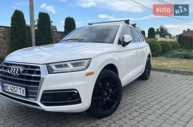 Позашляховик / Кросовер Audi Q5 2018 в 
