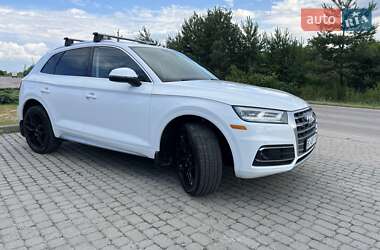 Позашляховик / Кросовер Audi Q5 2018 в 