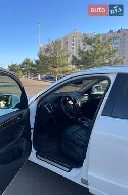 Позашляховик / Кросовер Audi Q5 2010 в 