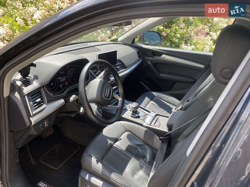 Позашляховик / Кросовер Audi Q5 2020 в Києві