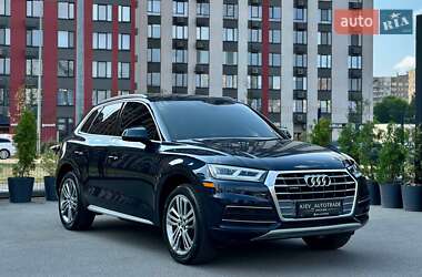 Внедорожник / Кроссовер Audi Q5 2017 в 