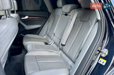 Внедорожник / Кроссовер Audi Q5 2017 в 