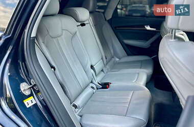 Внедорожник / Кроссовер Audi Q5 2017 в 