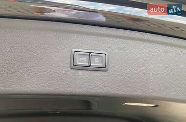 Внедорожник / Кроссовер Audi Q5 2016 в 