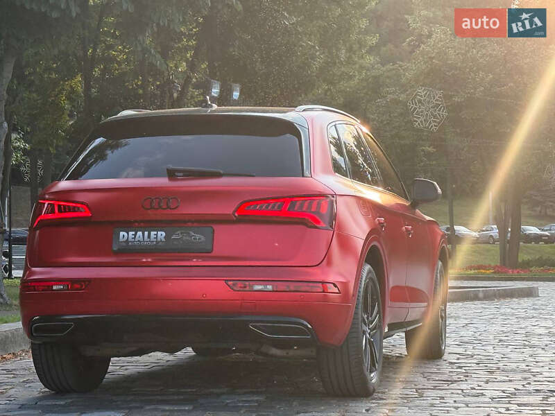 Позашляховик / Кросовер Audi Q5 2019 в Києві