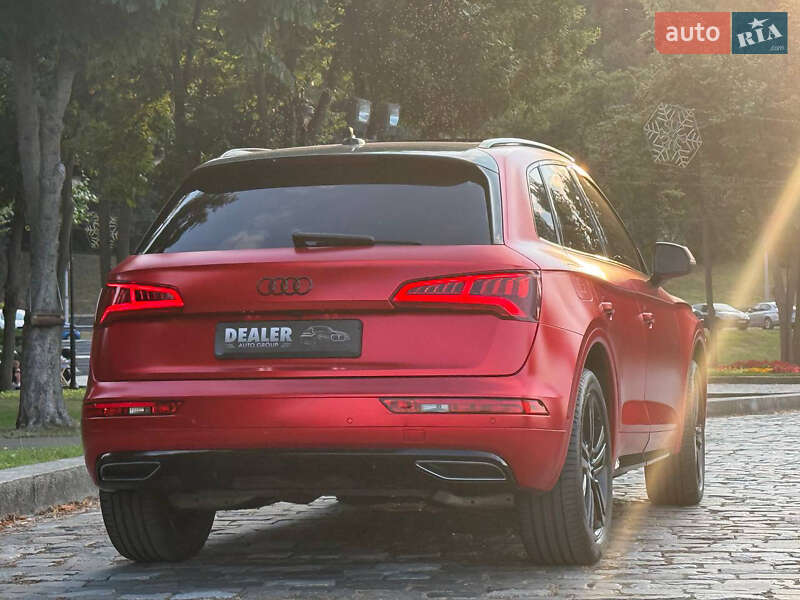 Позашляховик / Кросовер Audi Q5 2019 в Києві