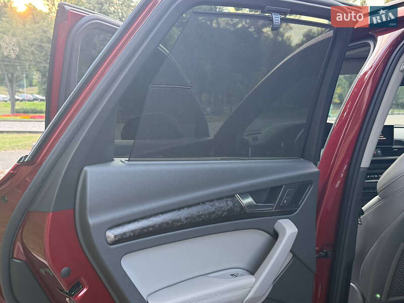 Позашляховик / Кросовер Audi Q5 2019 в Києві