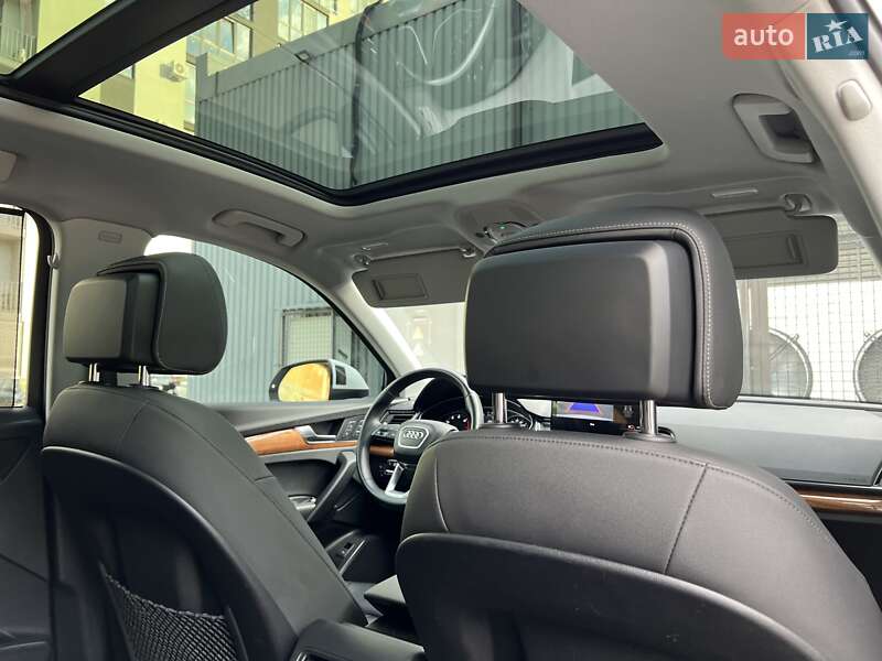 Позашляховик / Кросовер Audi Q5 2020 в Ужгороді