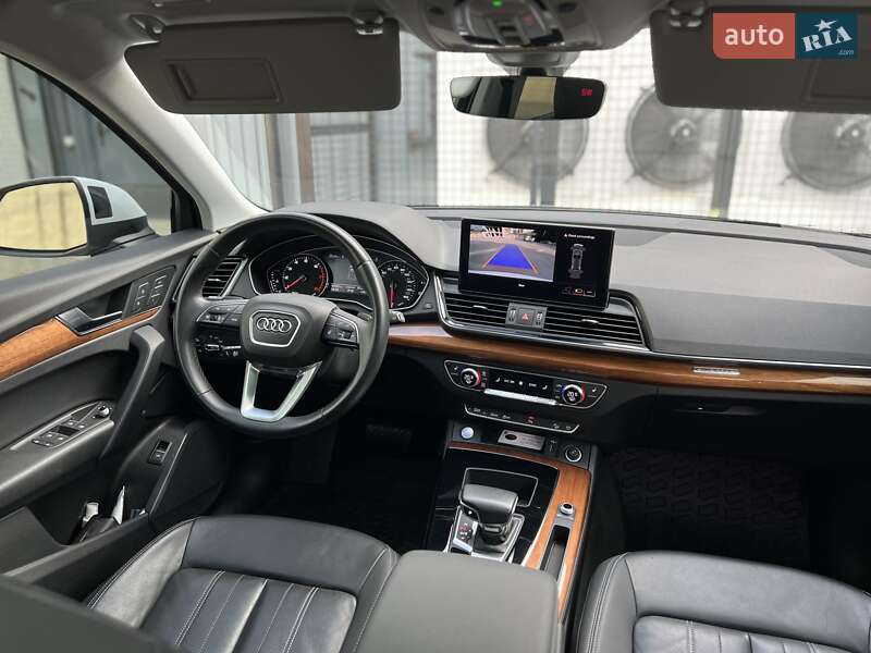 Позашляховик / Кросовер Audi Q5 2020 в Ужгороді