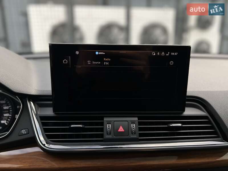 Позашляховик / Кросовер Audi Q5 2020 в Ужгороді