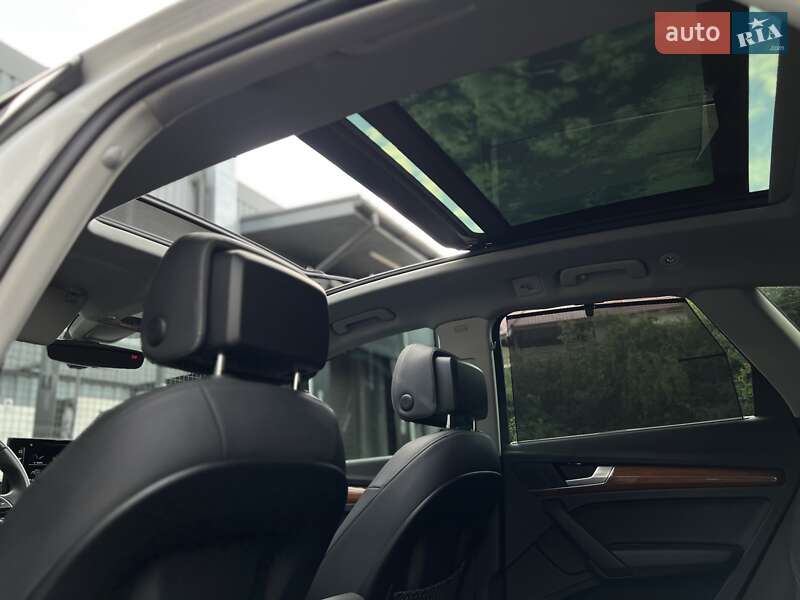Позашляховик / Кросовер Audi Q5 2020 в Ужгороді