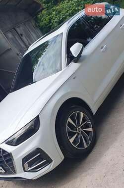 Внедорожник / Кроссовер Audi Q5 2021 в 