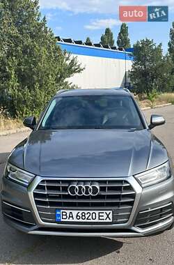 Внедорожник / Кроссовер Audi Q5 2017 в 