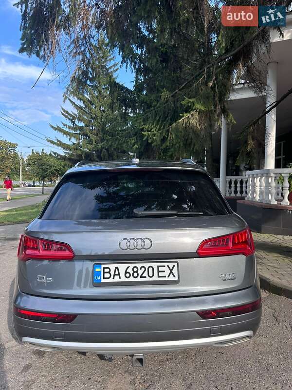 Позашляховик / Кросовер Audi Q5 2017 в Кременчуці