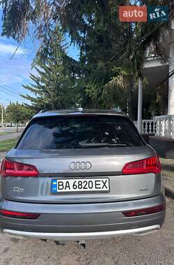 Внедорожник / Кроссовер Audi Q5 2017 в 