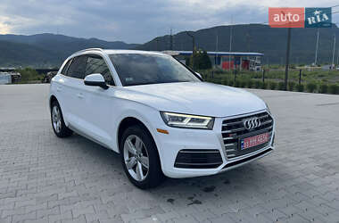 Внедорожник / Кроссовер Audi Q5 2017 в 