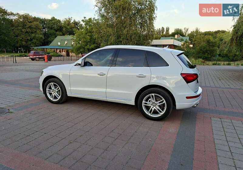 Позашляховик / Кросовер Audi Q5 2016 в Карлівці