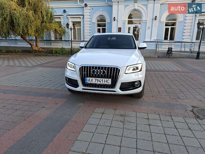 Позашляховик / Кросовер Audi Q5 2016 в Карлівці