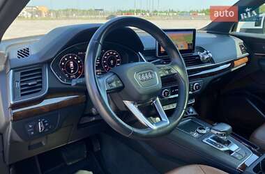 Позашляховик / Кросовер Audi Q5 2019 в 