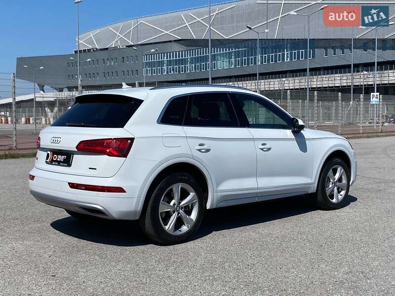 Позашляховик / Кросовер Audi Q5 2019 в Львові