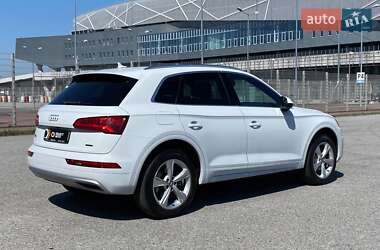 Позашляховик / Кросовер Audi Q5 2019 в 
