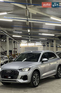 Внедорожник / Кроссовер Audi Q5 2022 в 