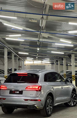 Внедорожник / Кроссовер Audi Q5 2022 в 
