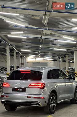 Внедорожник / Кроссовер Audi Q5 2022 в 