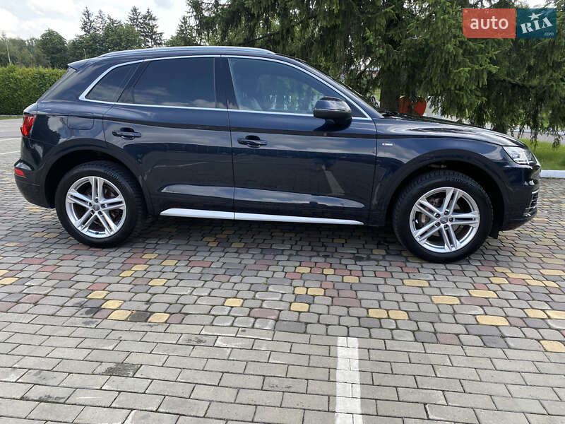 Позашляховик / Кросовер Audi Q5 2018 в Луцьку