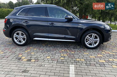 Внедорожник / Кроссовер Audi Q5 2018 в 