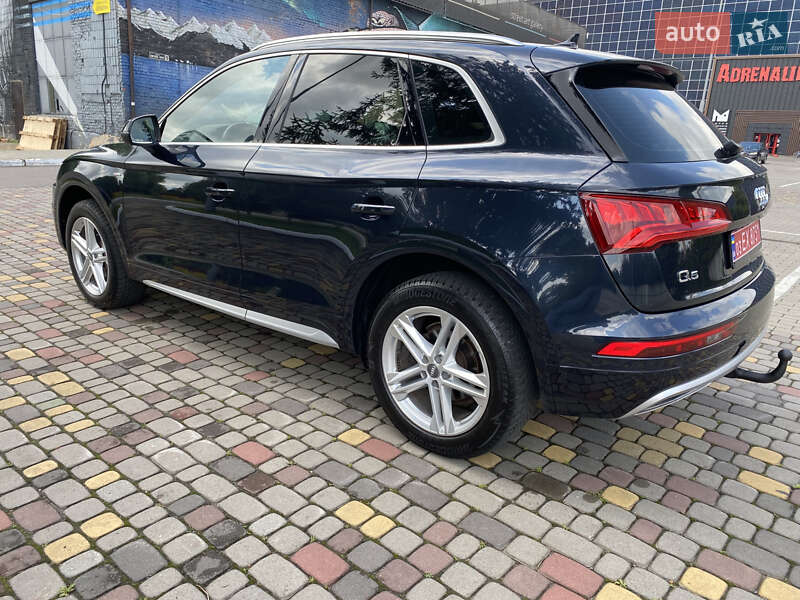 Позашляховик / Кросовер Audi Q5 2018 в Луцьку