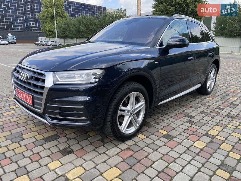 Позашляховик / Кросовер Audi Q5 2018 в Луцьку