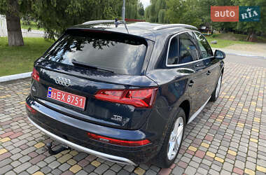 Внедорожник / Кроссовер Audi Q5 2018 в 